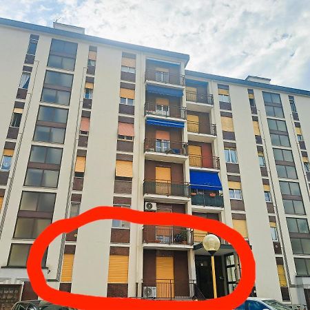La Petite Maison Apartment Agrate Brianza Bagian luar foto