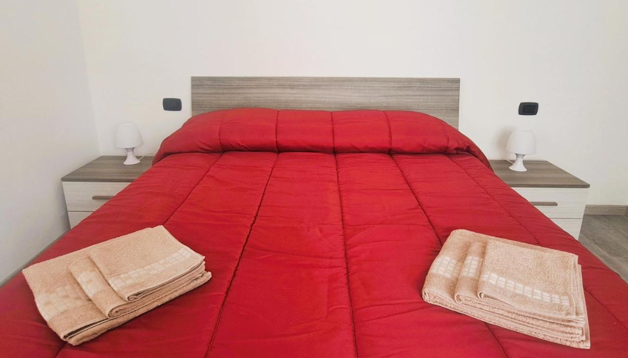 La Petite Maison Apartment Agrate Brianza Bagian luar foto