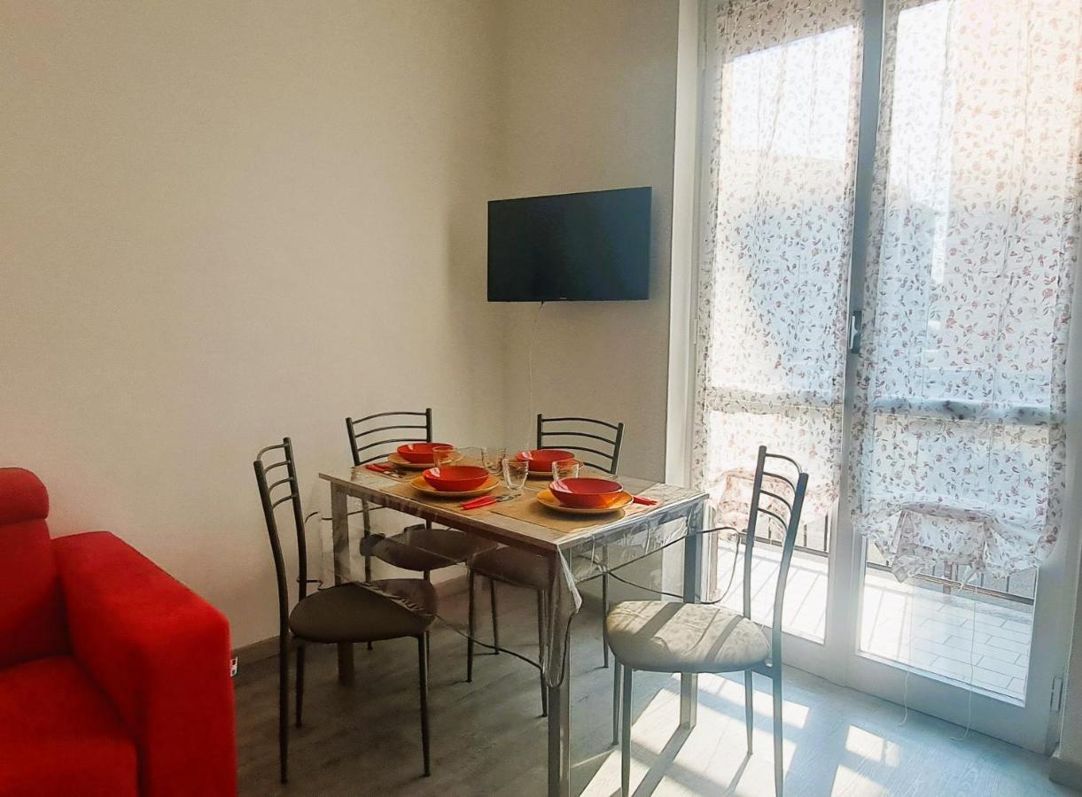 La Petite Maison Apartment Agrate Brianza Bagian luar foto